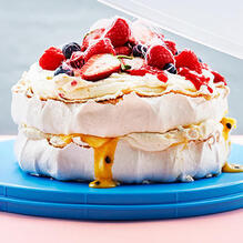 Opskrift Pavlova med Mascarponecreme & passionsfrugtcurd